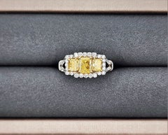 Anello con diamanti e giallo naturale da 2,21 carati