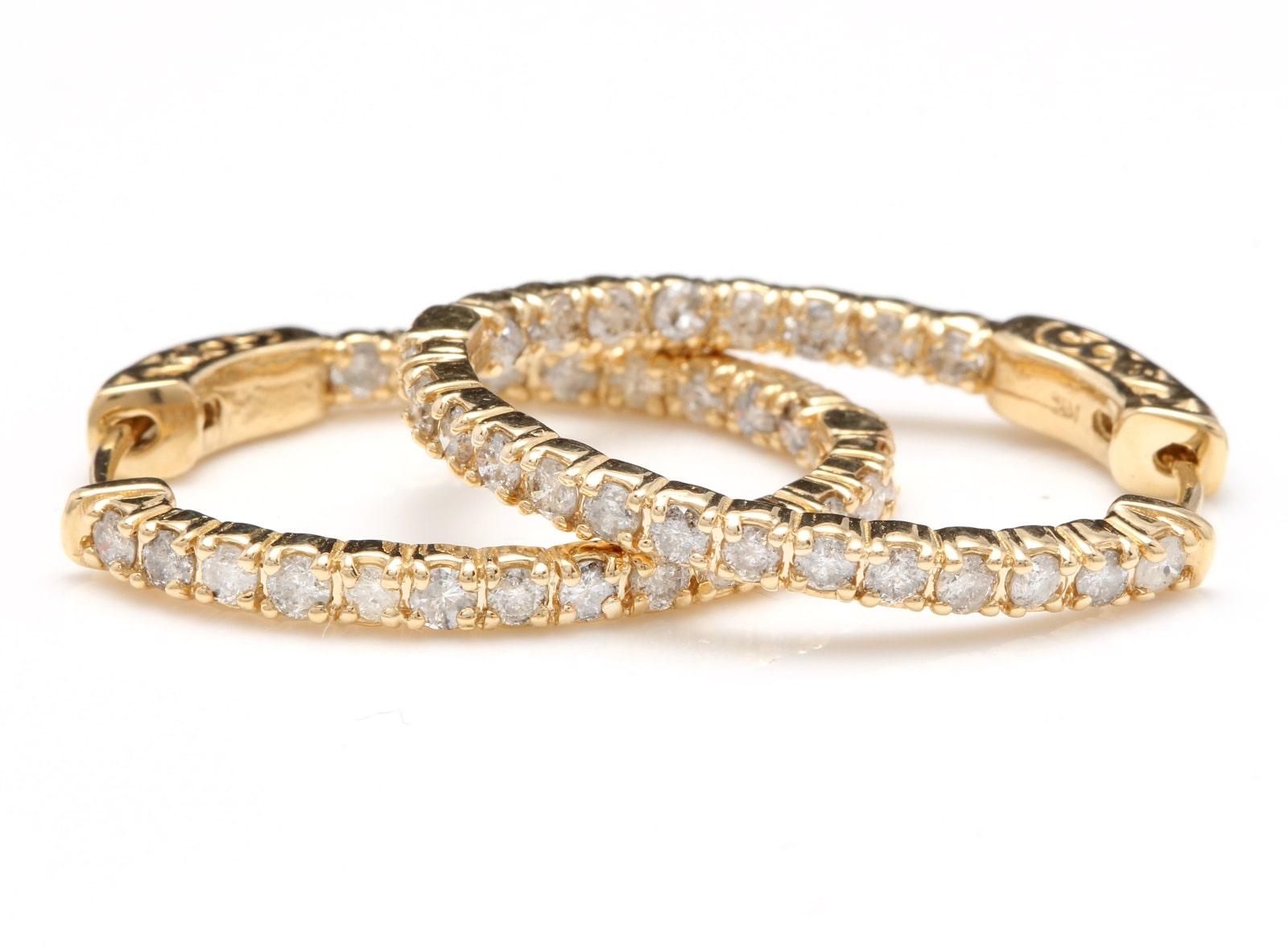 Exquisite 2.25 Carat Natural Diamond 14 Karat Solid Yellow Gold Hoop Earrings In New Condition For Sale In Los Angeles, CA