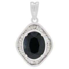 Pendentif halo exquis en or blanc 18 carats avec saphir et diamant de 2,27 carats