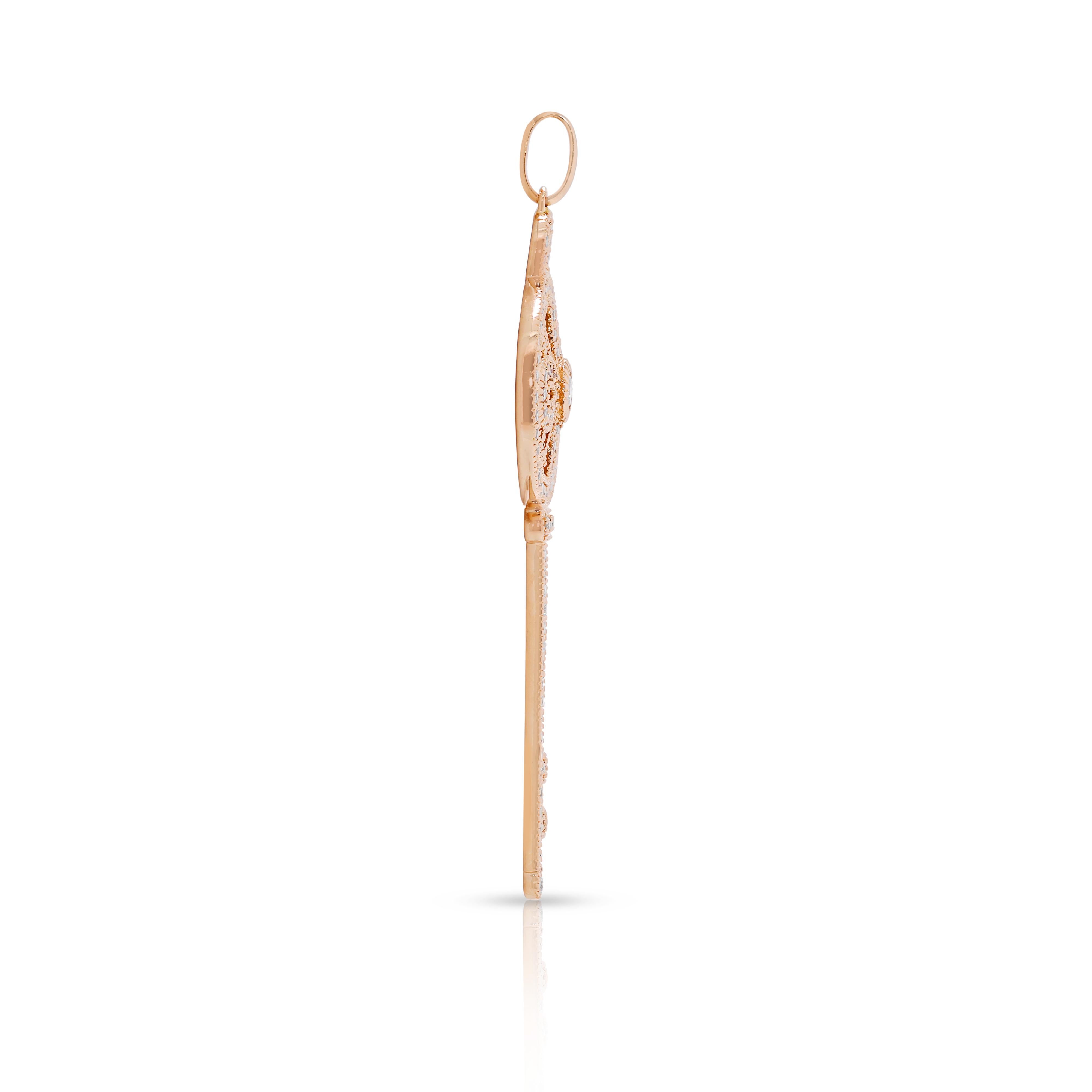 Exquisite 2.33ct Natural Diamonds Key Pendant in 18k Rose Gold In Excellent Condition For Sale In רמת גן, IL