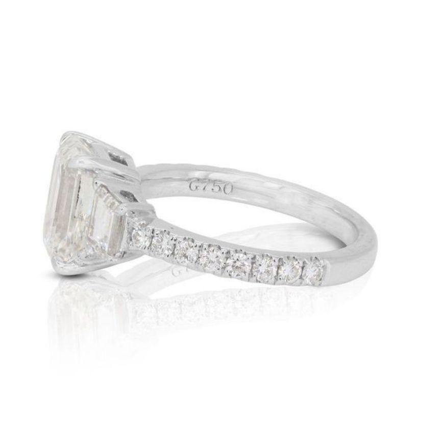 Exquisite 2.48ct Mixed Cut Pave Diamond Ring in 18K White Gold For Sale 2