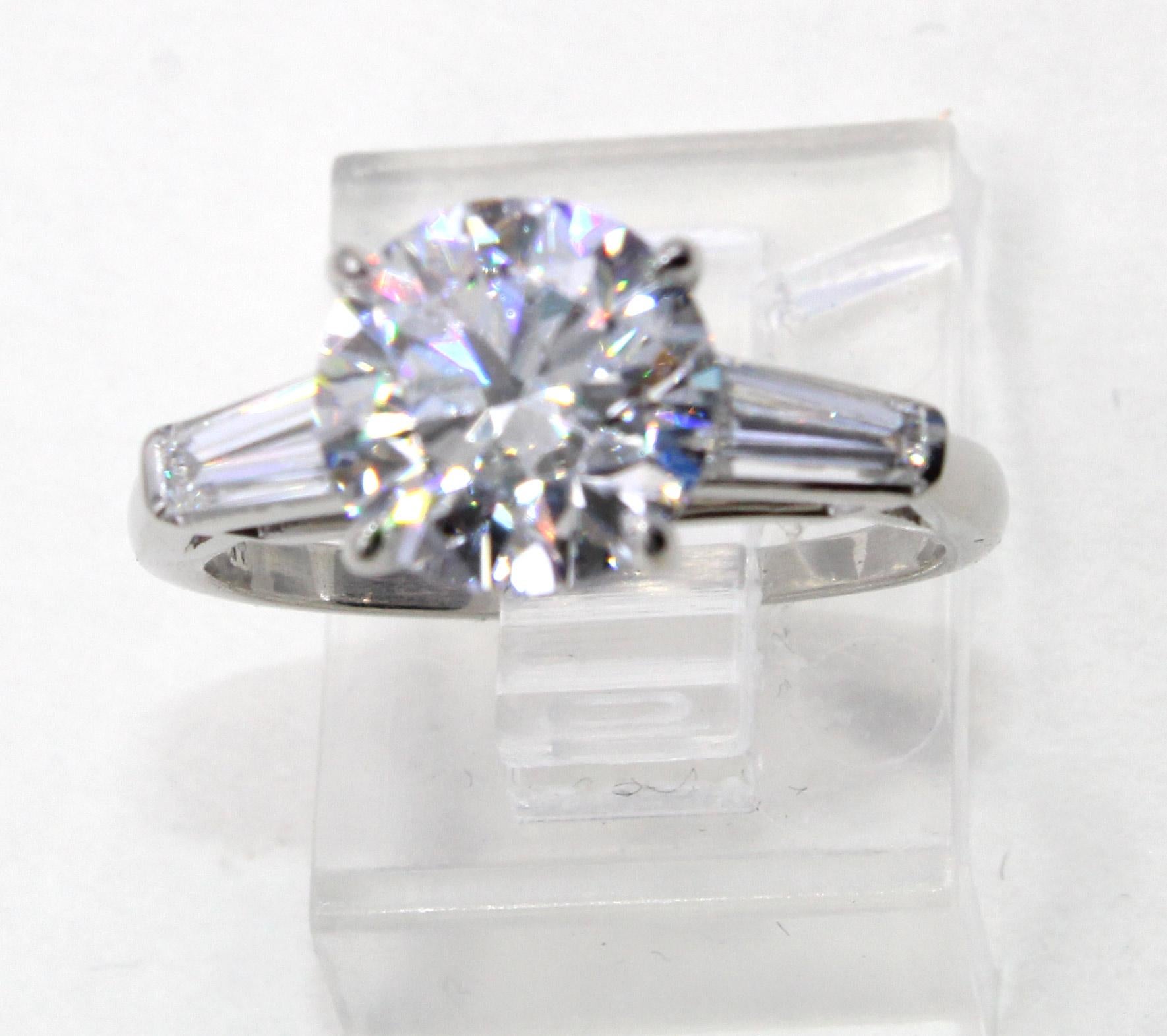 Bague de fiançailles en platine avec diamant certifié GIA de 2,55 carats de type D IF IIA Unisexe en vente