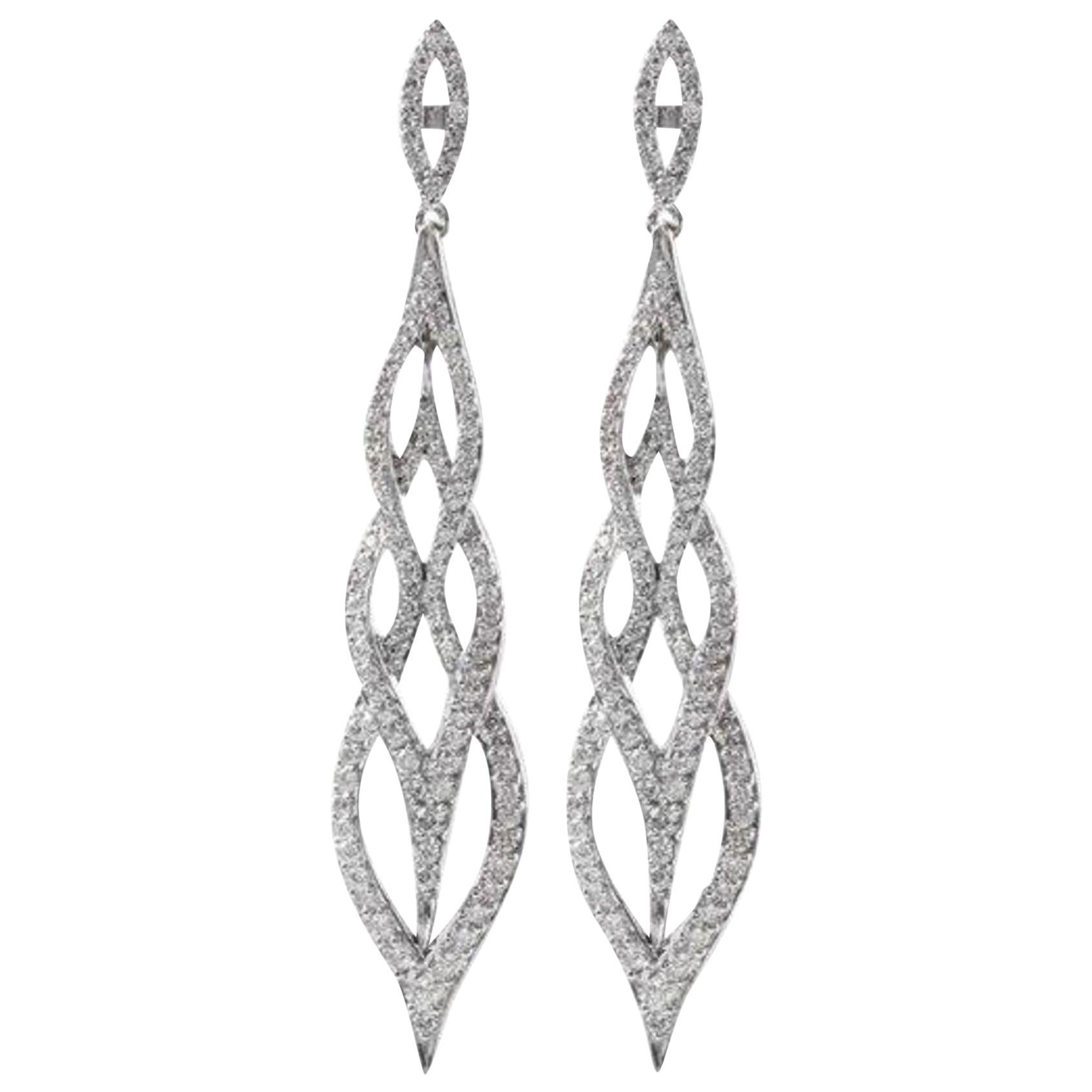 Exquisite 2.62 Carat Natural Diamond 18 Karat Solid White Gold Earrings