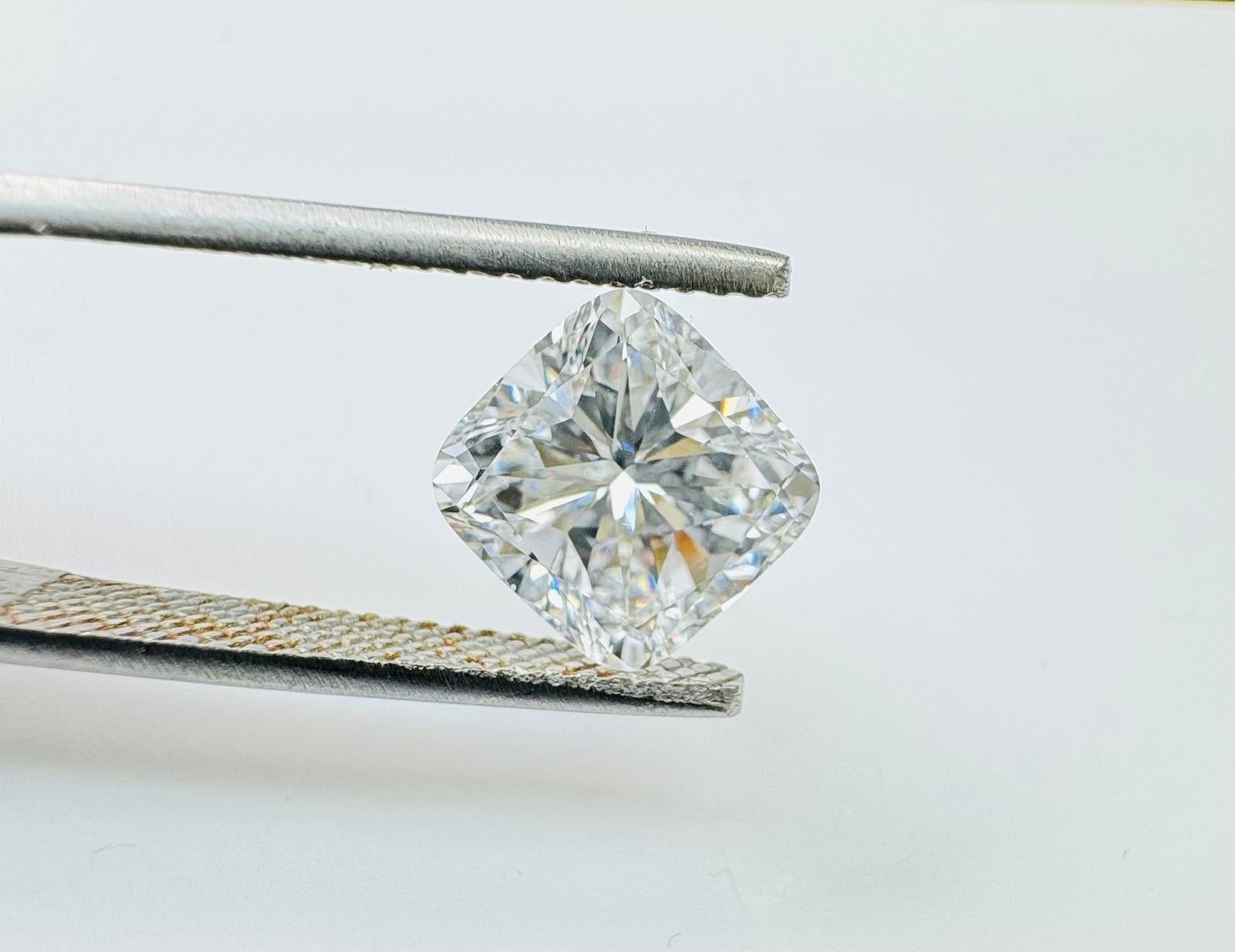 Diamant naturel exquis de 2,71ct en forme de coussin - certifié GIA en vente 3