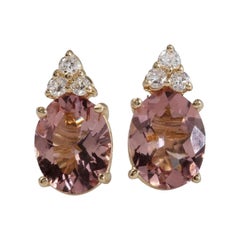 Exquisite 2.90 Carat Natural Morganite and Diamond 14k Solid Yellow Gold Stud