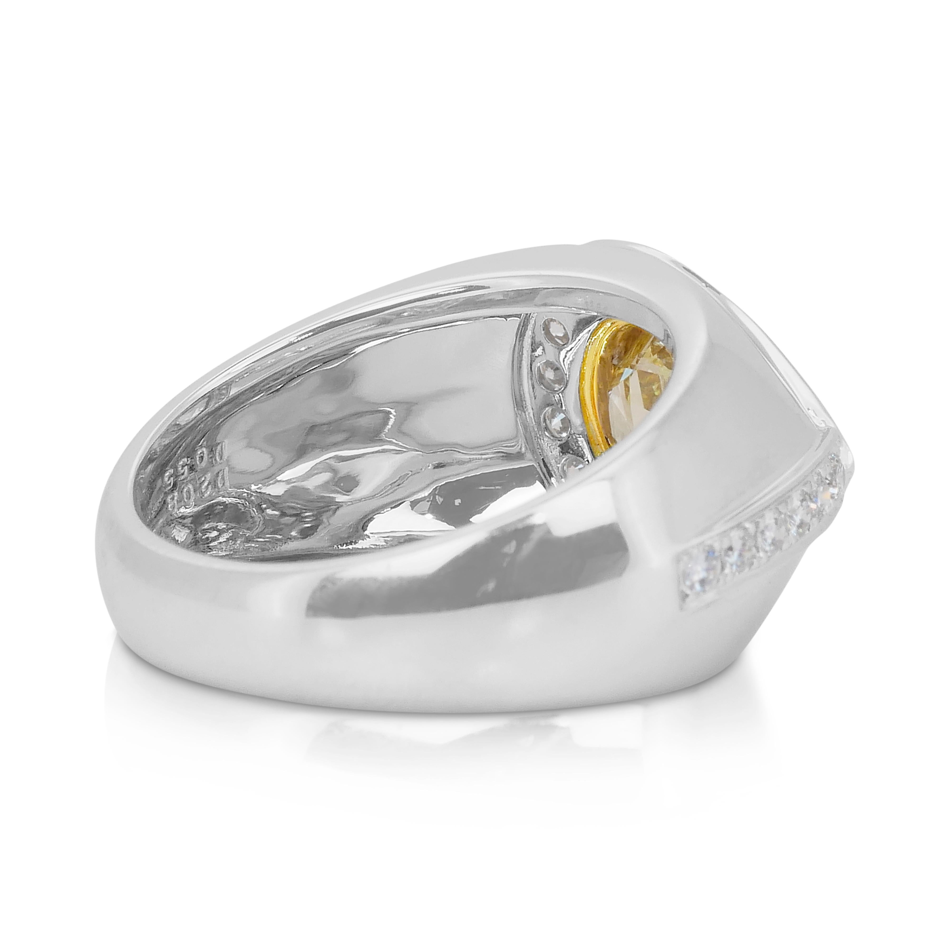 Bague exquise de 2.91ct diamants en or blanc et jaune 18k Neuf - En vente à רמת גן, IL