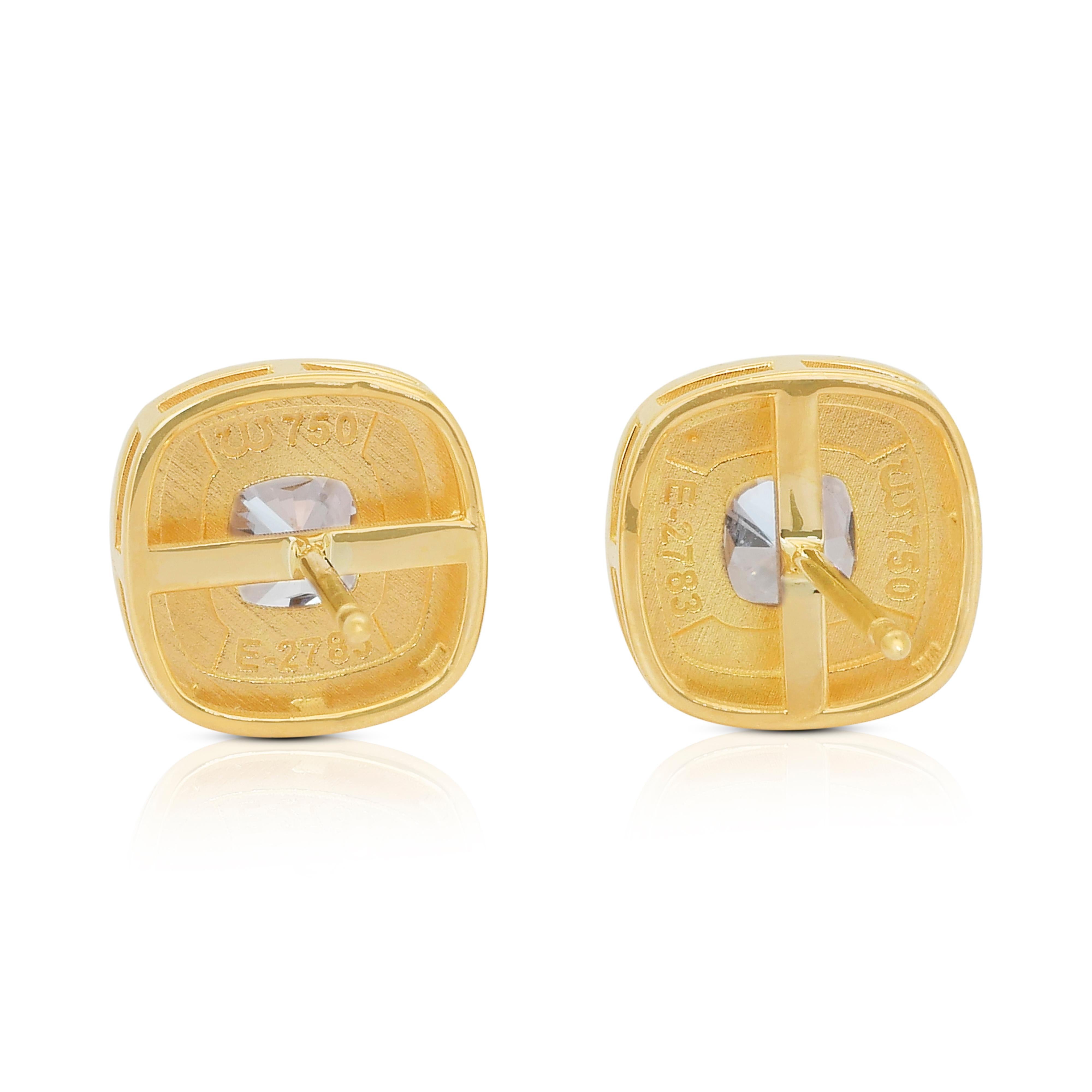 Clous d'oreilles en or jaune 18 carats avec double halo de diamants de 2,97 carats en vente 2