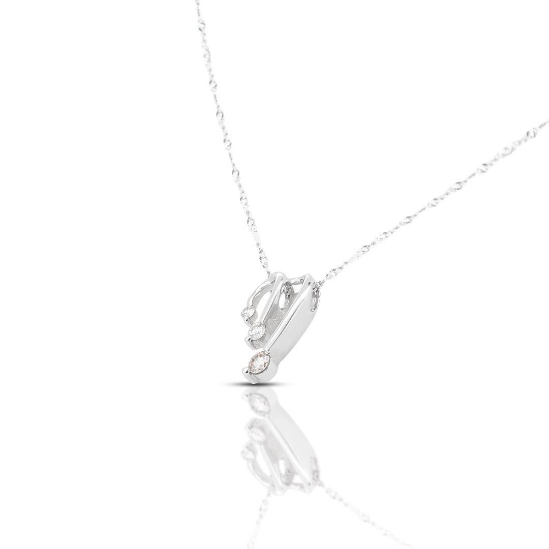Exquisite 3-Stein-Diamant-Halskette aus glänzendem 18K Weißgold im Zustand „Neu“ im Angebot in רמת גן, IL