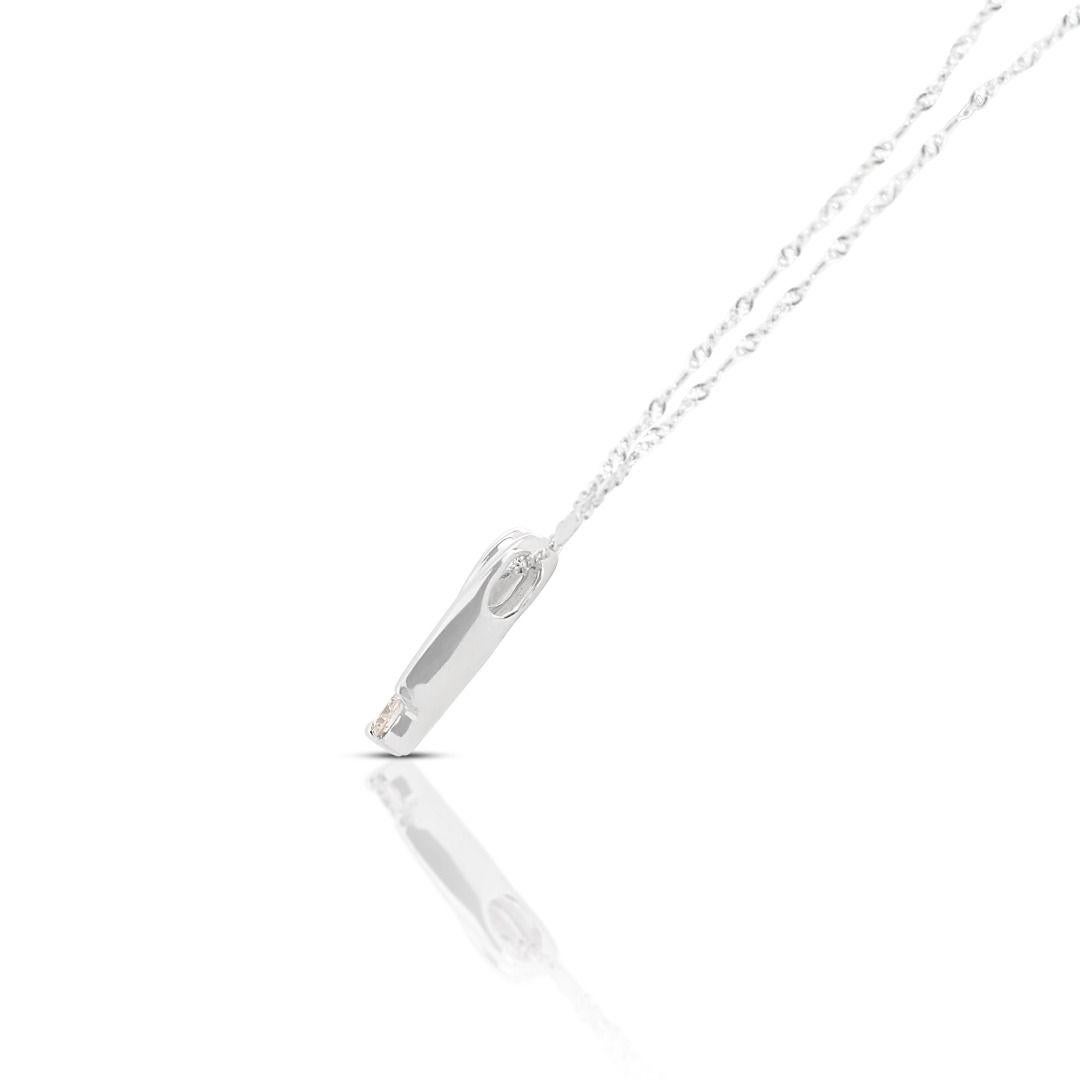 Women's Exquisite 3-stone Diamond Necklace set in gleaming 18K White Gold For Sale