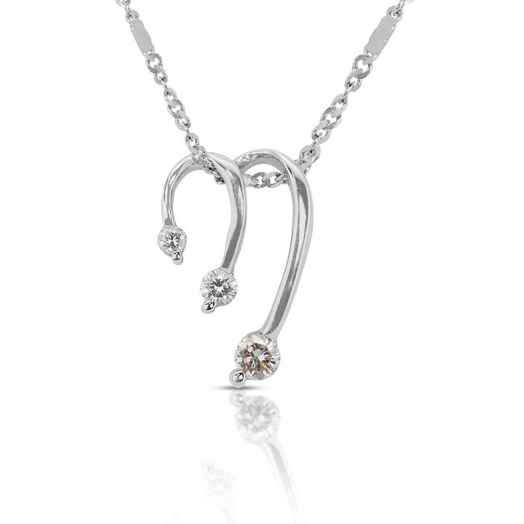 Exquisite 3-stone Diamond Necklace set in gleaming 18K White Gold For Sale
