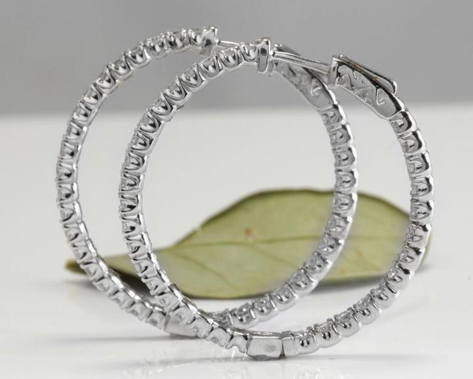 Round Cut Exquisite 3.00 Carat Natural Diamond 14 Karat Solid White Gold Hoop Earrings For Sale