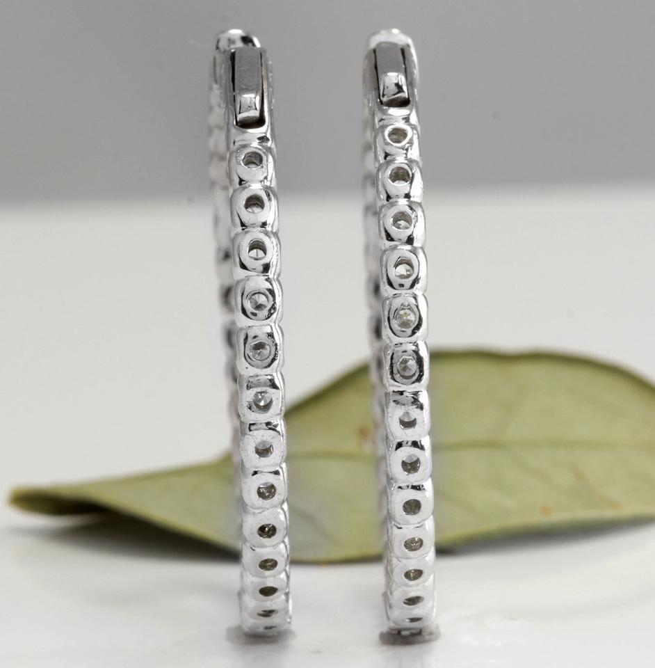 Exquisite 3.00 Carat Natural Diamond 14 Karat Solid White Gold Hoop Earrings In New Condition For Sale In Los Angeles, CA
