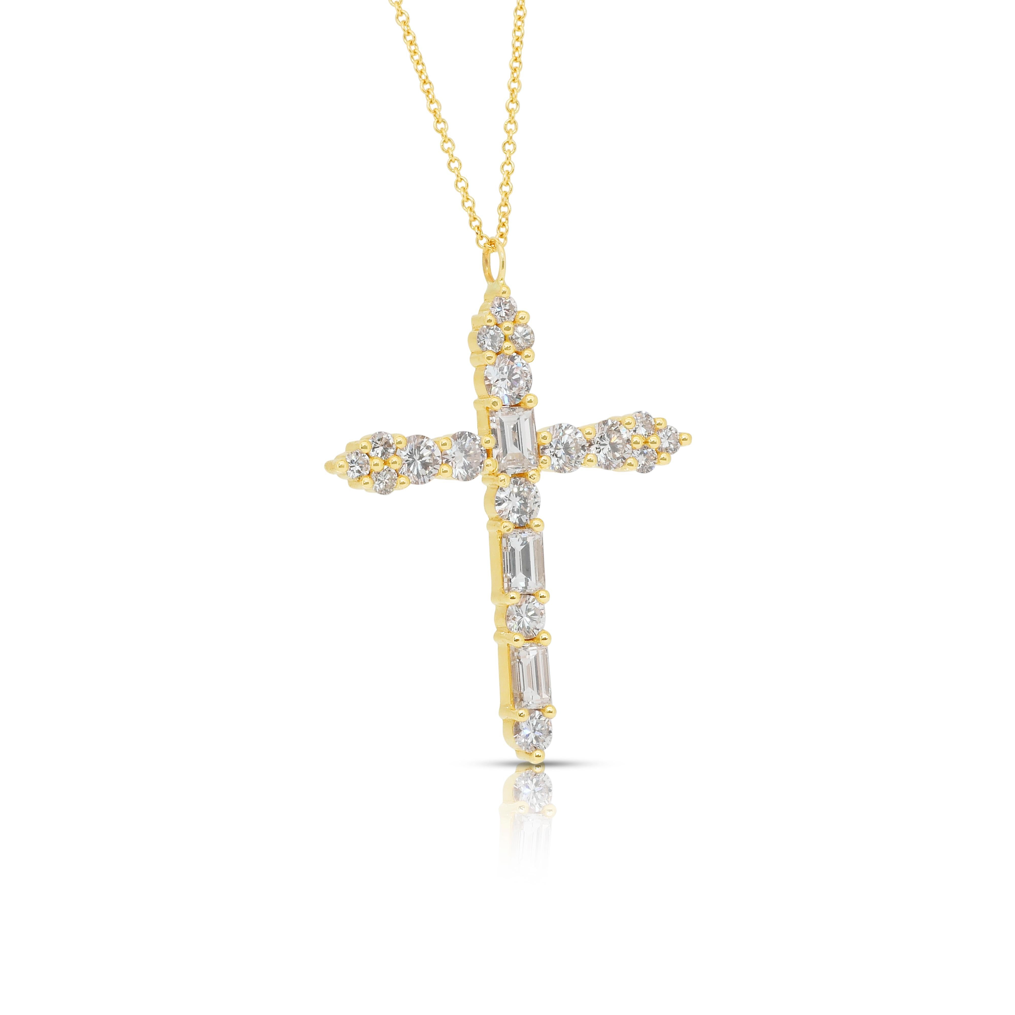Exquisite 3,03ct natürliche Diamanten Halskette mit Kreuz-Anhänger in 18k Gelbgold (Rundschliff) im Angebot