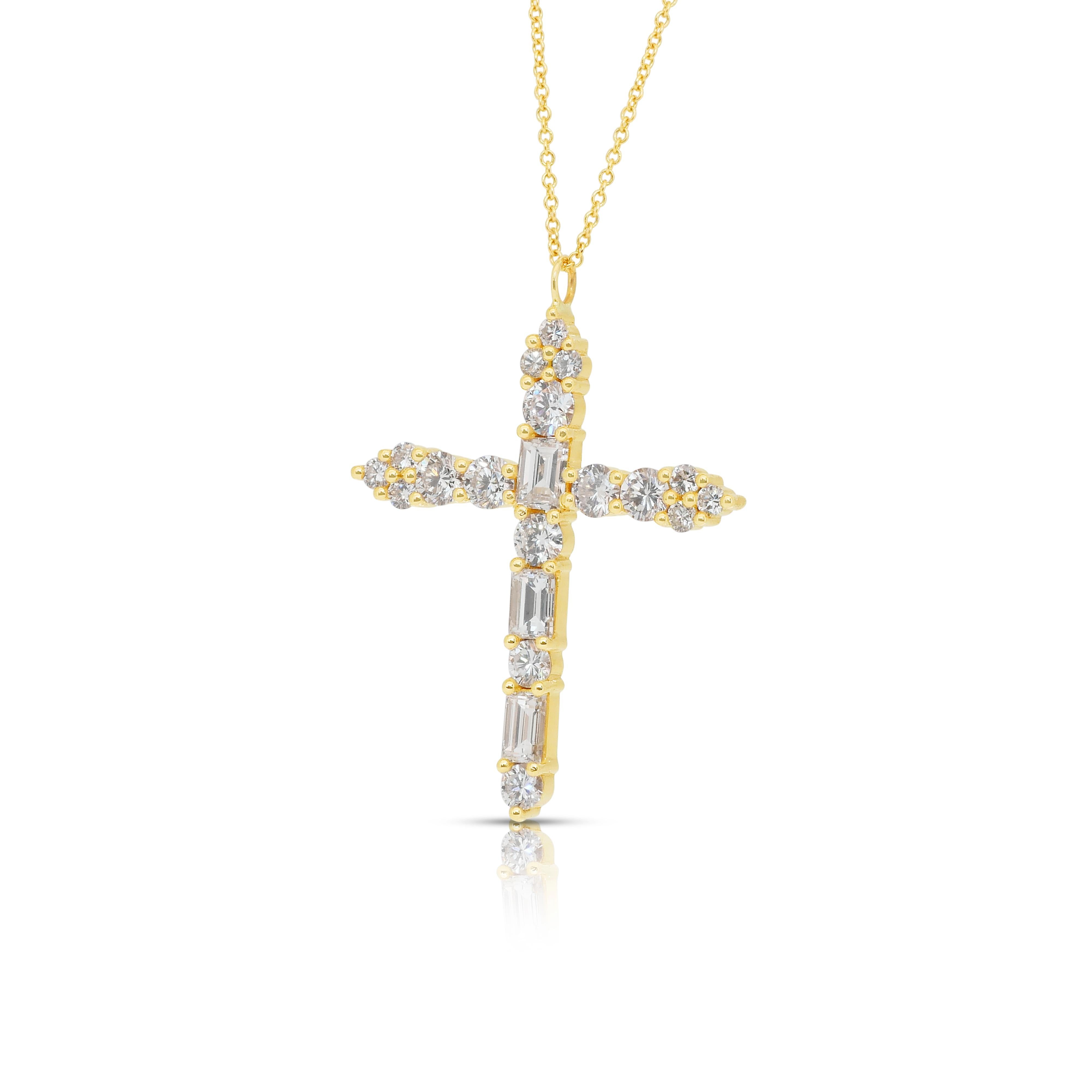 Exquisite 3,03ct natürliche Diamanten Halskette mit Kreuz-Anhänger in 18k Gelbgold im Zustand „Neu“ im Angebot in רמת גן, IL