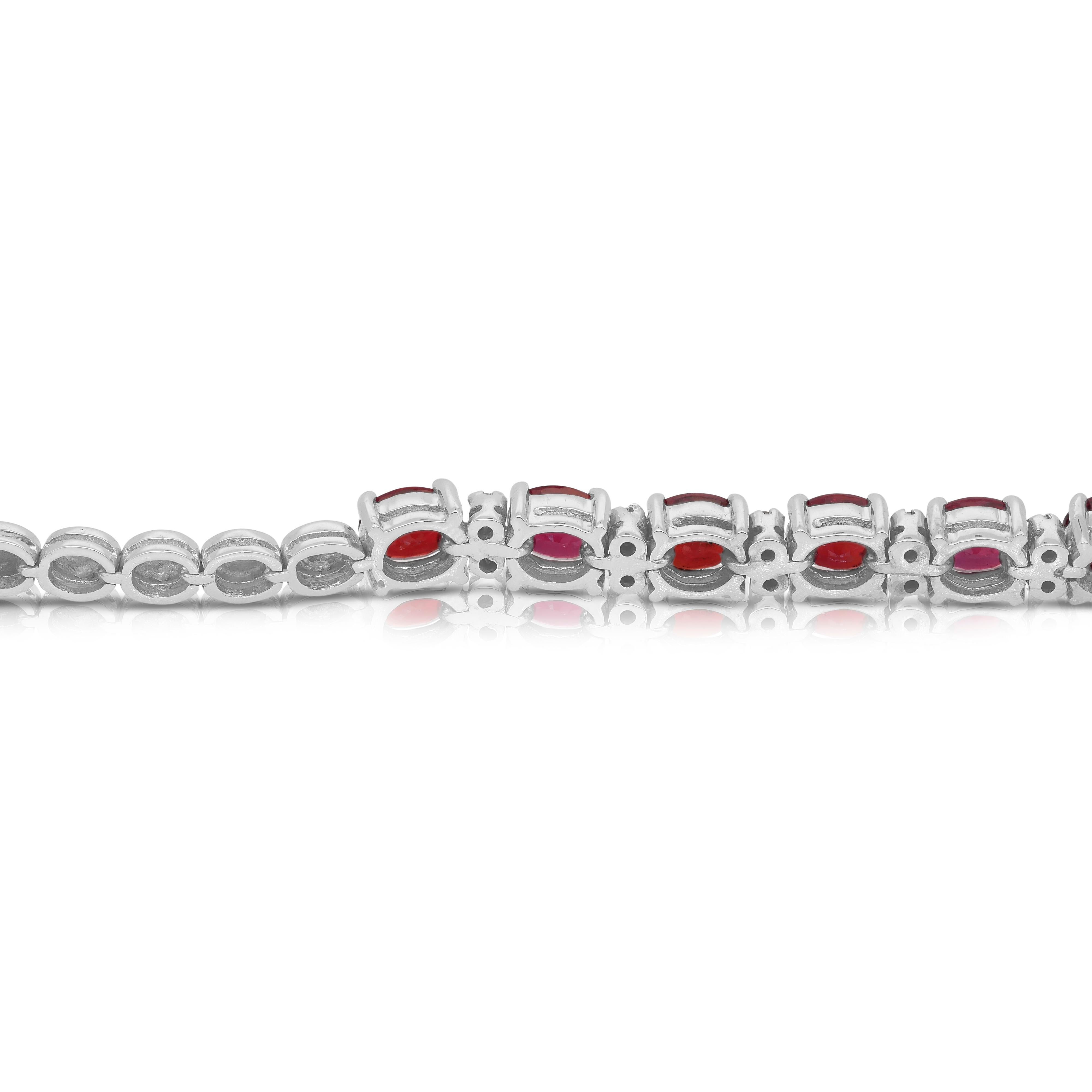 Exquisite 3,08ct Rubine und Diamanten Armband in 18k Weißgold im Angebot 3