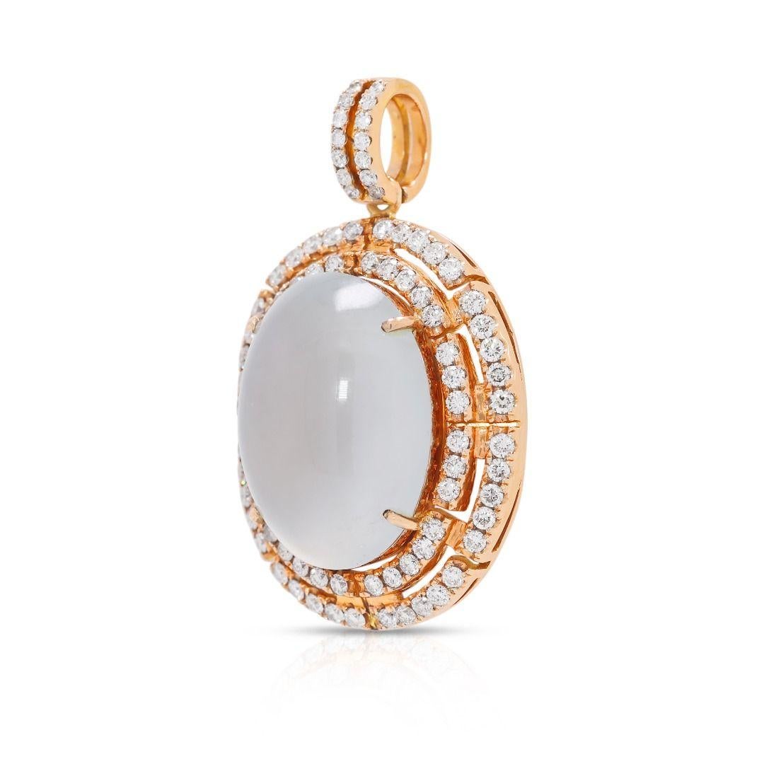 Exquisite 30ct Ice Jade & 1.3ct Natural Diamond Pendant in 18K Yellow Gold en Nuevo estado para la venta en רמת גן, IL