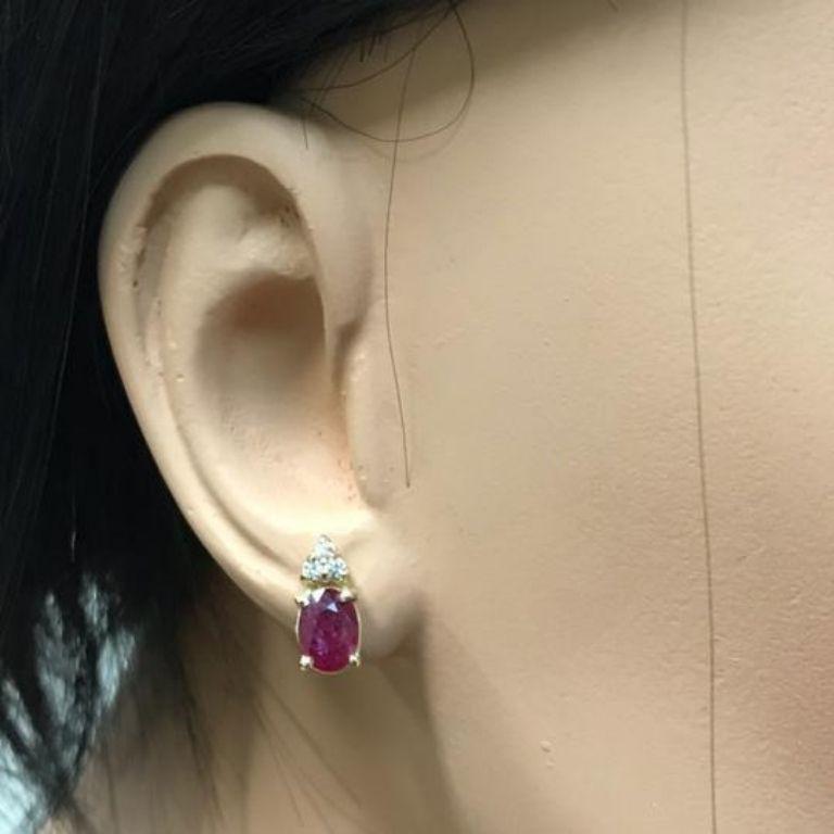 Exquisite 3,16 Karat natürlicher unbehandelter roter Rubin und Diamant 14K massiver Gelbgold im Zustand „Neu“ im Angebot in Los Angeles, CA