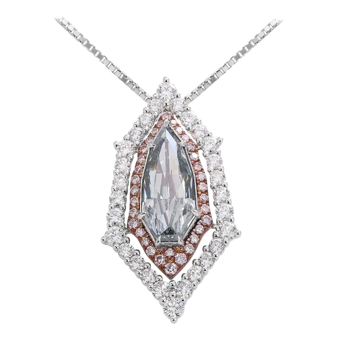 Magnifique pendentif en diamant bleu-gris de 3,27 carats orné de diamants roses et blancs en vente