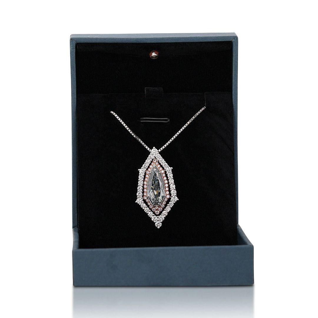 Magnifique pendentif en diamant bleu-gris de 3,27 carats orné de diamants roses et blancs en vente 2