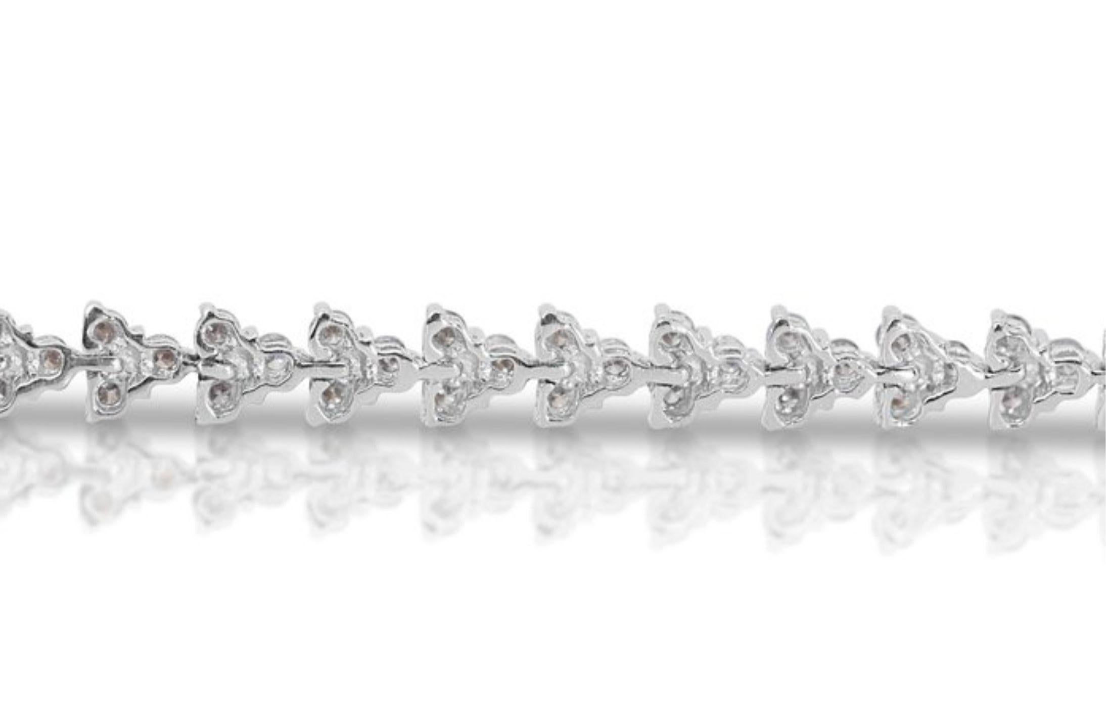 Exquisite 3.75ct Round Diamond Bracelet set in 14K White Gold For Sale 3