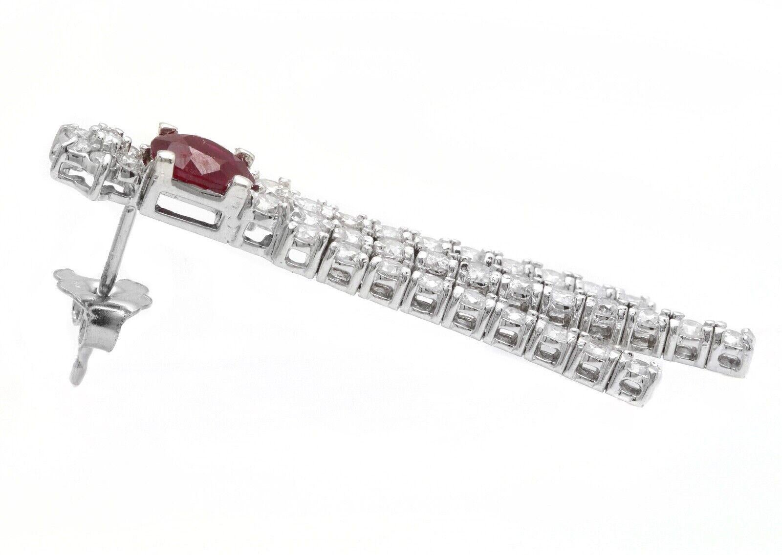 Squisiti orecchini in oro bianco massiccio 14K con rubino rosso naturale da 3,80 carati e diamanti In condizioni Nuovo in vendita a Los Angeles, CA