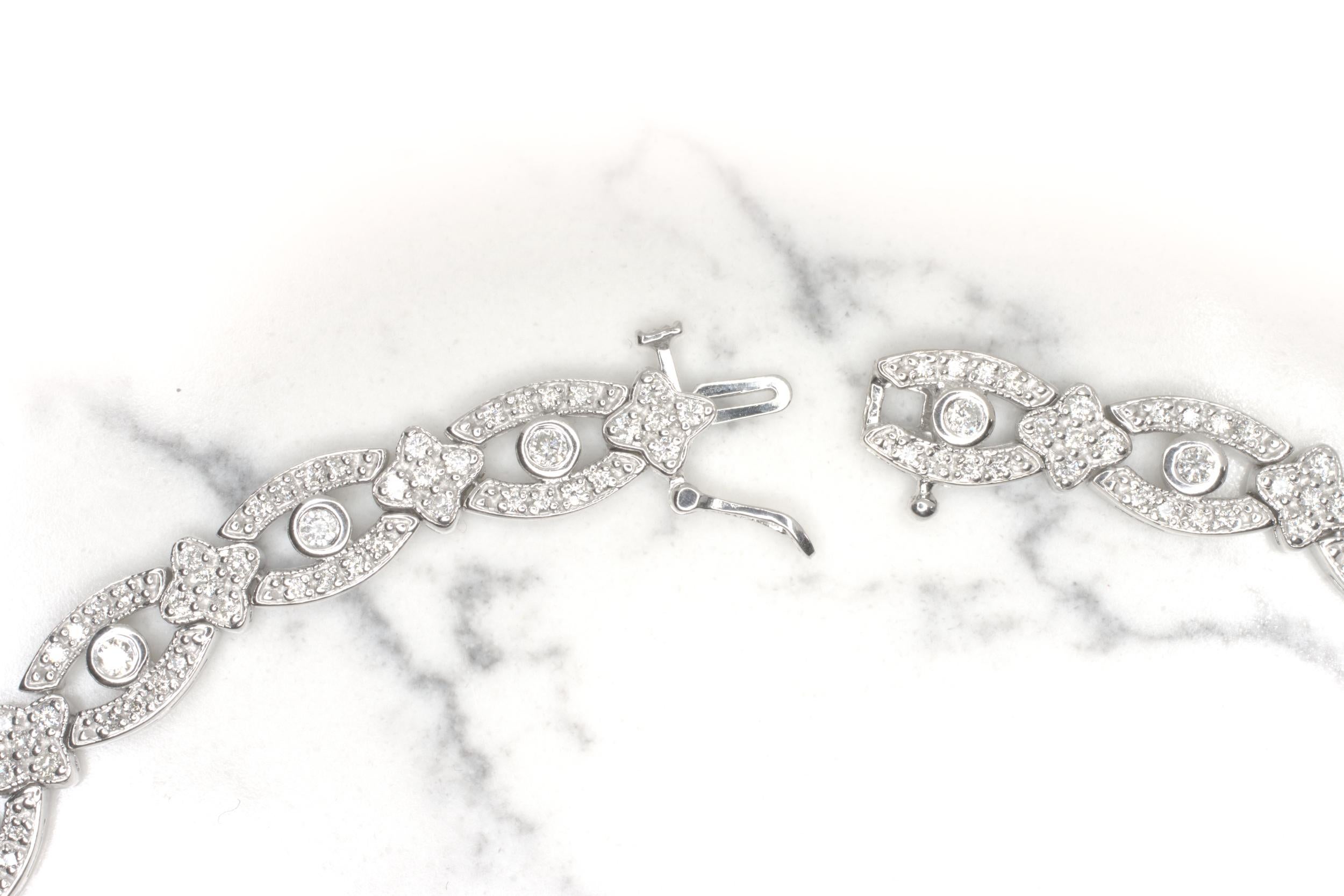 Contemporaneo Squisita collana con tormalina rosa e diamanti a forma di cuore da 4 carati in vendita