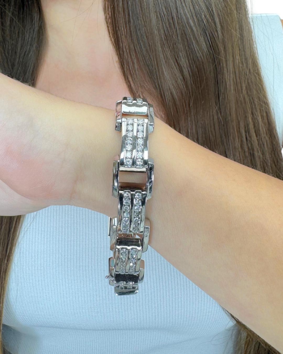Squisito bracciale con 4,01 carati di diamanti in oro bianco 14k - certificato IGI in vendita 5