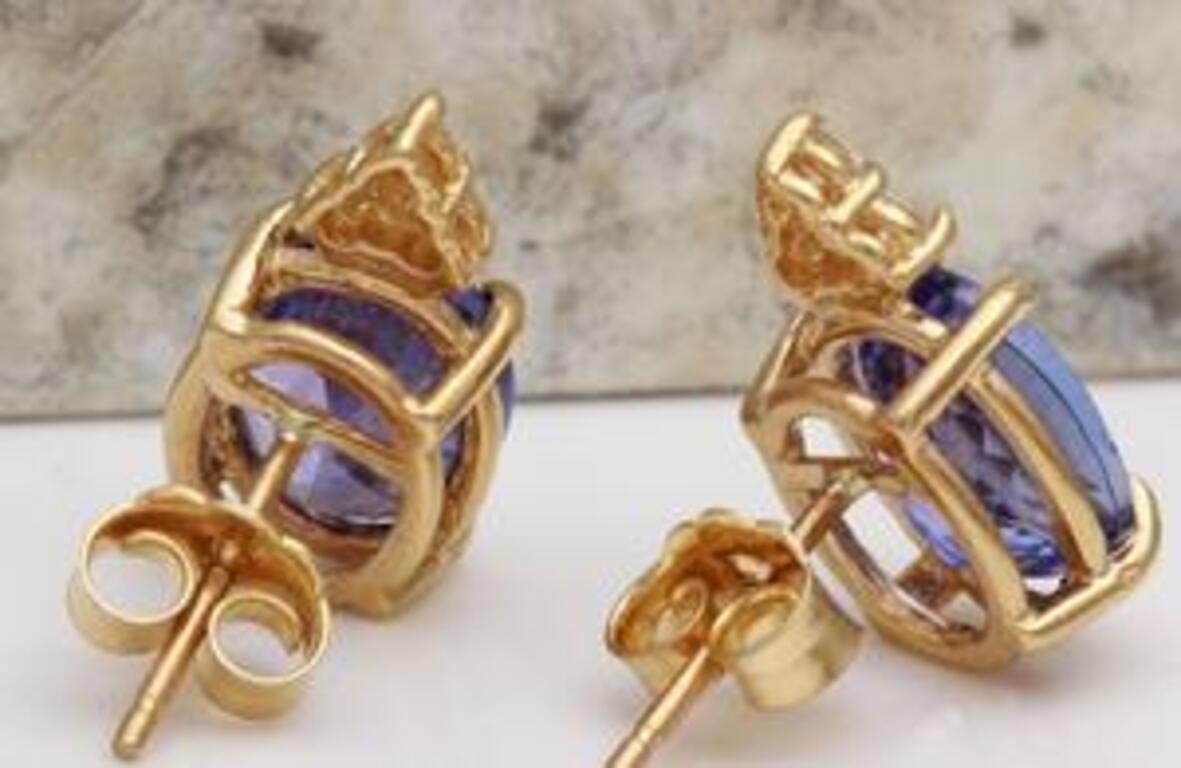 Exquisite 4.18 Carat Natural Tanzanite and Diamond 14 Karat Solid Gold Stud In New Condition For Sale In Los Angeles, CA
