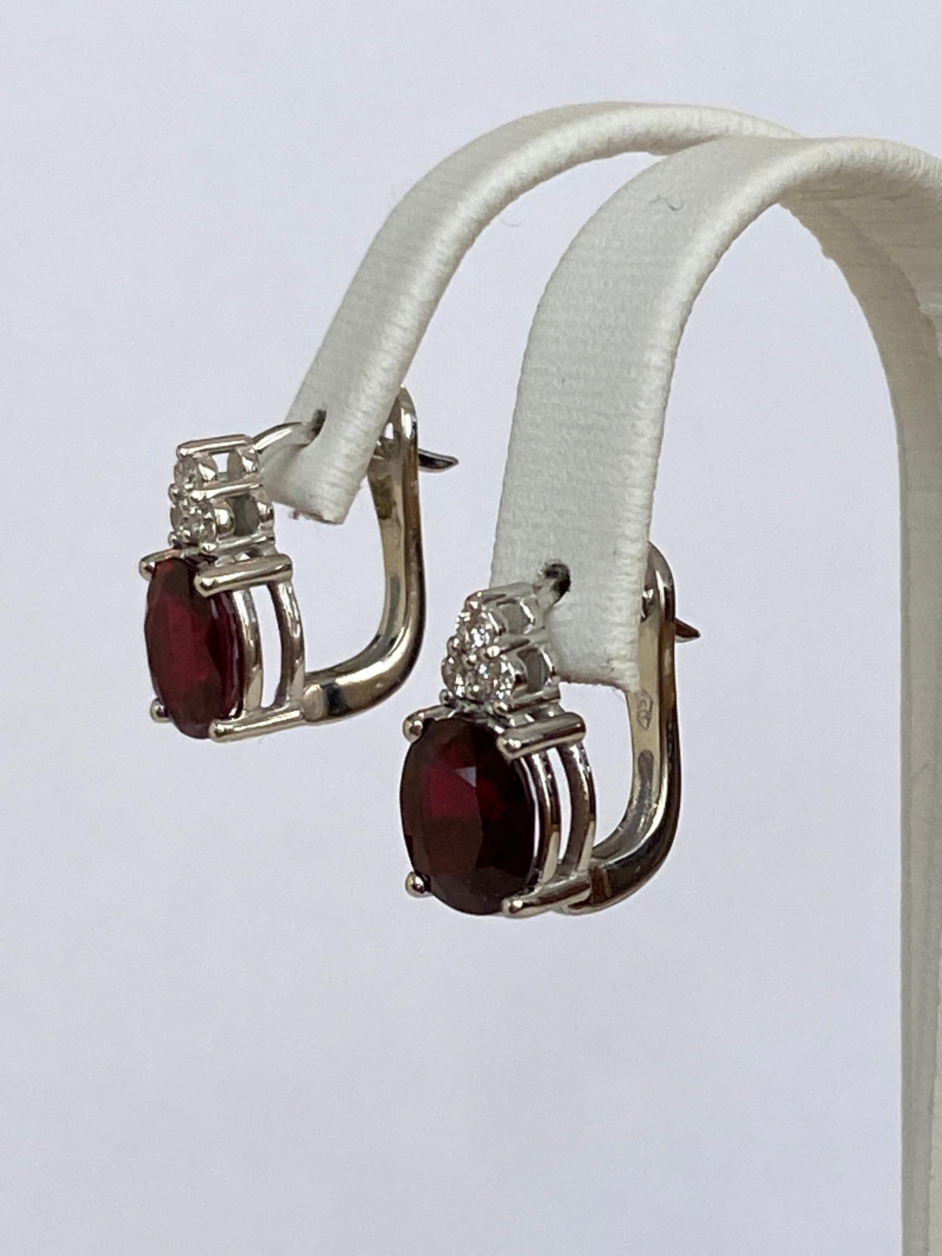 Exquisite 4.32Carat Red Ruby and Diamond 18k Solid White Gold Stud Earrings For Sale 1