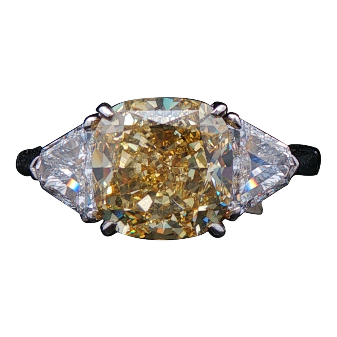 Exquisite 4.61 Carat Fancy Brownish Yellow Cushion Cut Diamond Ring For Sale