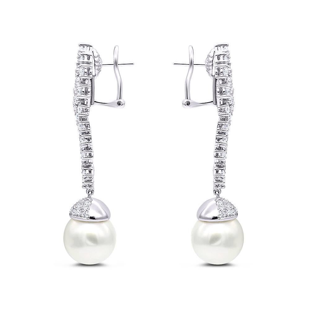 Round Cut Exquisite 5.25 Carat Diamond and white South Sea Pearl Drop Earrings 13.0MM For Sale