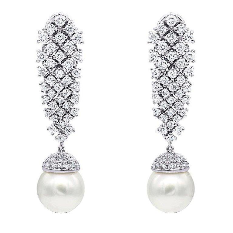 Exquisite 5.25 Carat Diamond and white South Sea Pearl Drop Earrings 13.0MM In New Condition For Sale In Little Neck, NY