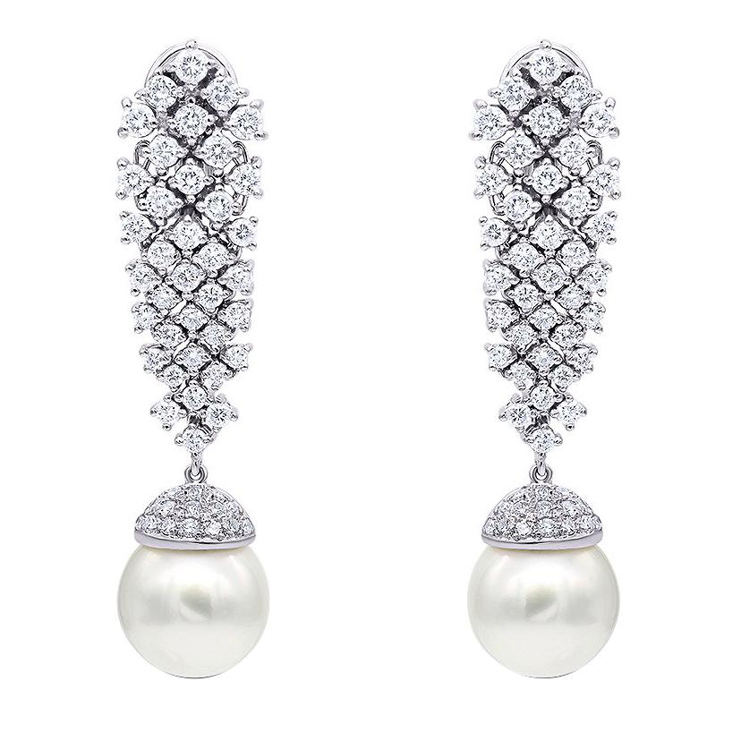 Exquisite 5.25 Carat Diamond and white South Sea Pearl Drop Earrings 13.0MM For Sale