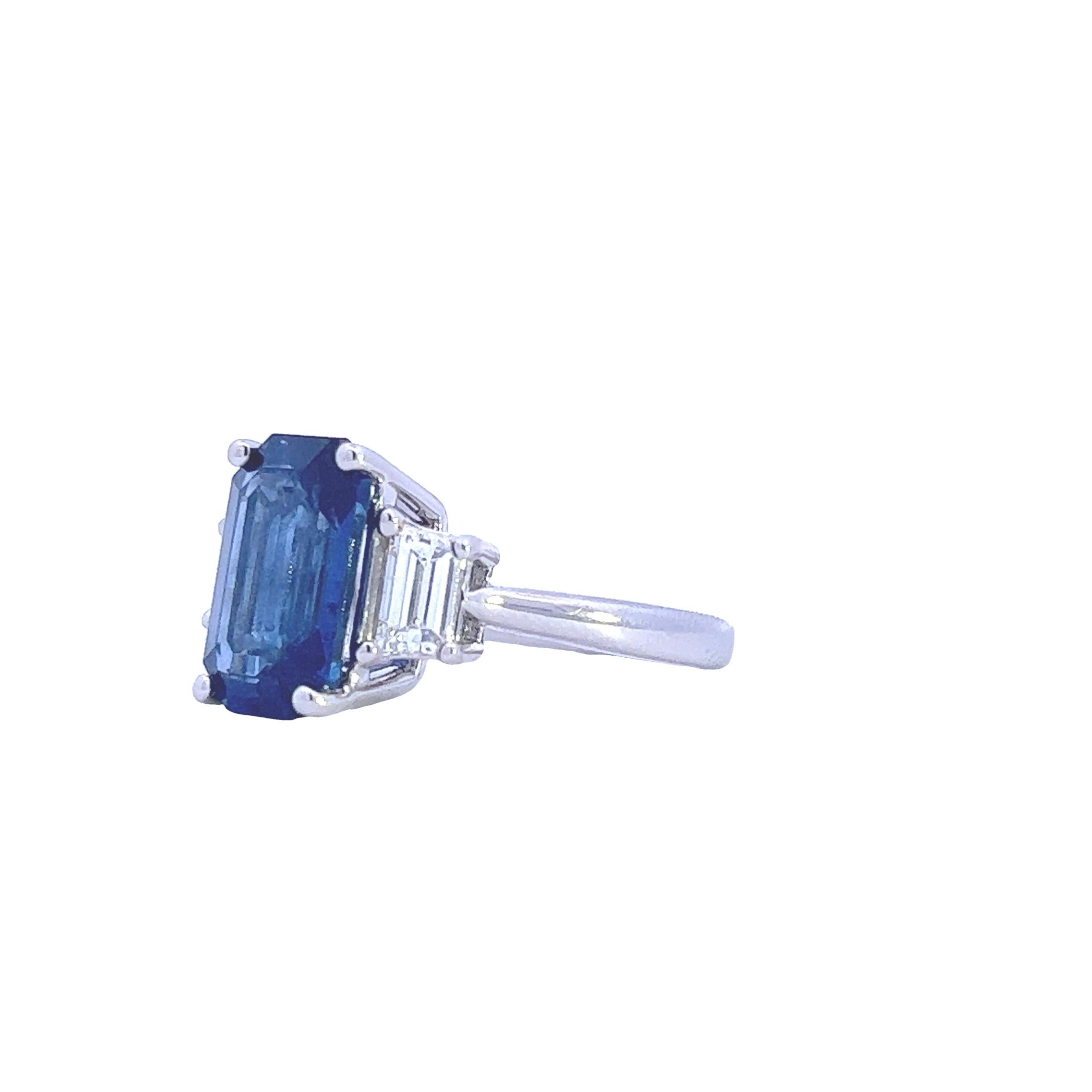 Emerald Cut Exquisite 5.25ct Sapphire and 0.75ct Diamond Ring in 18k White Gold - CDC Cert For Sale