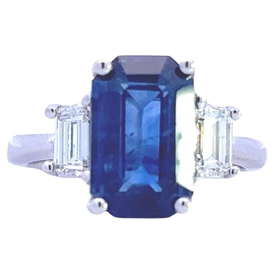 Exquisite 5.25ct Sapphire and 0.75ct Diamond Ring in 18k White Gold - CDC Cert For Sale
