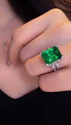 Exquisite 5ct Emerald and Diamond Ring in 18K Gold by Eze Jewelry
