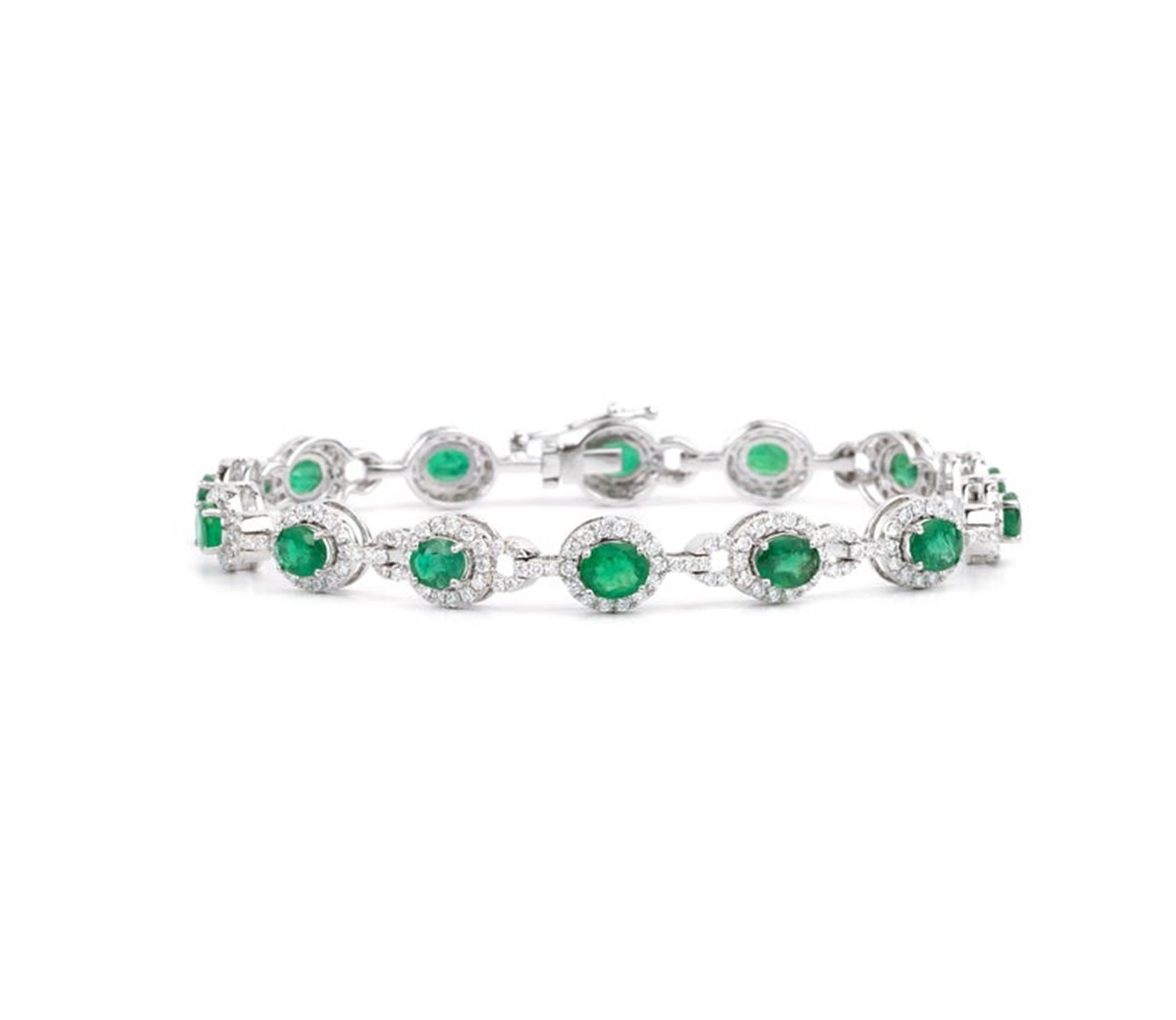 Exceptionnel bracelet en or blanc 18 carats avec émeraudes naturelles taille ovale de 5 carats et diamants en vente 1
