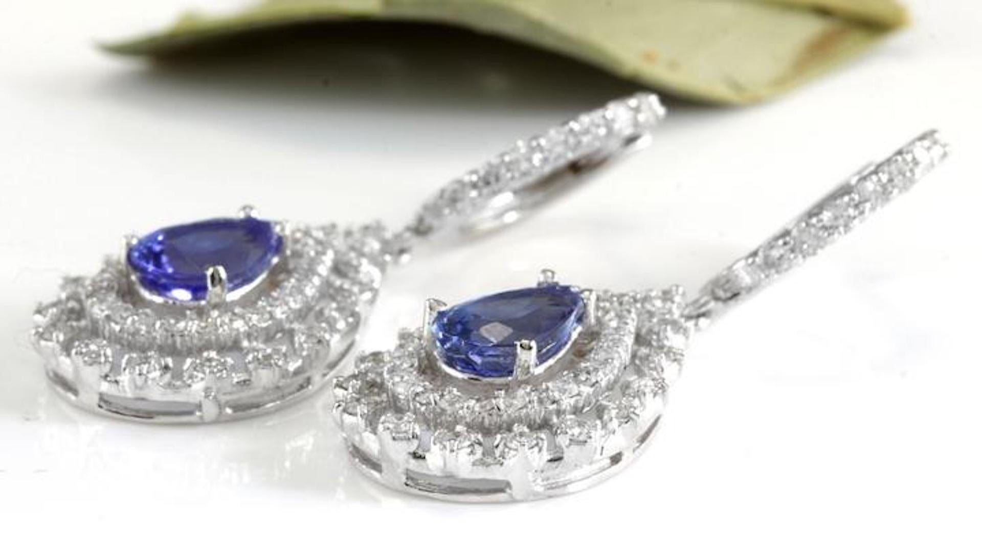 Exquisite 6.00 Carat Natural Tanzanite and Diamond 14K Solid White Gold Stud For Sale 1