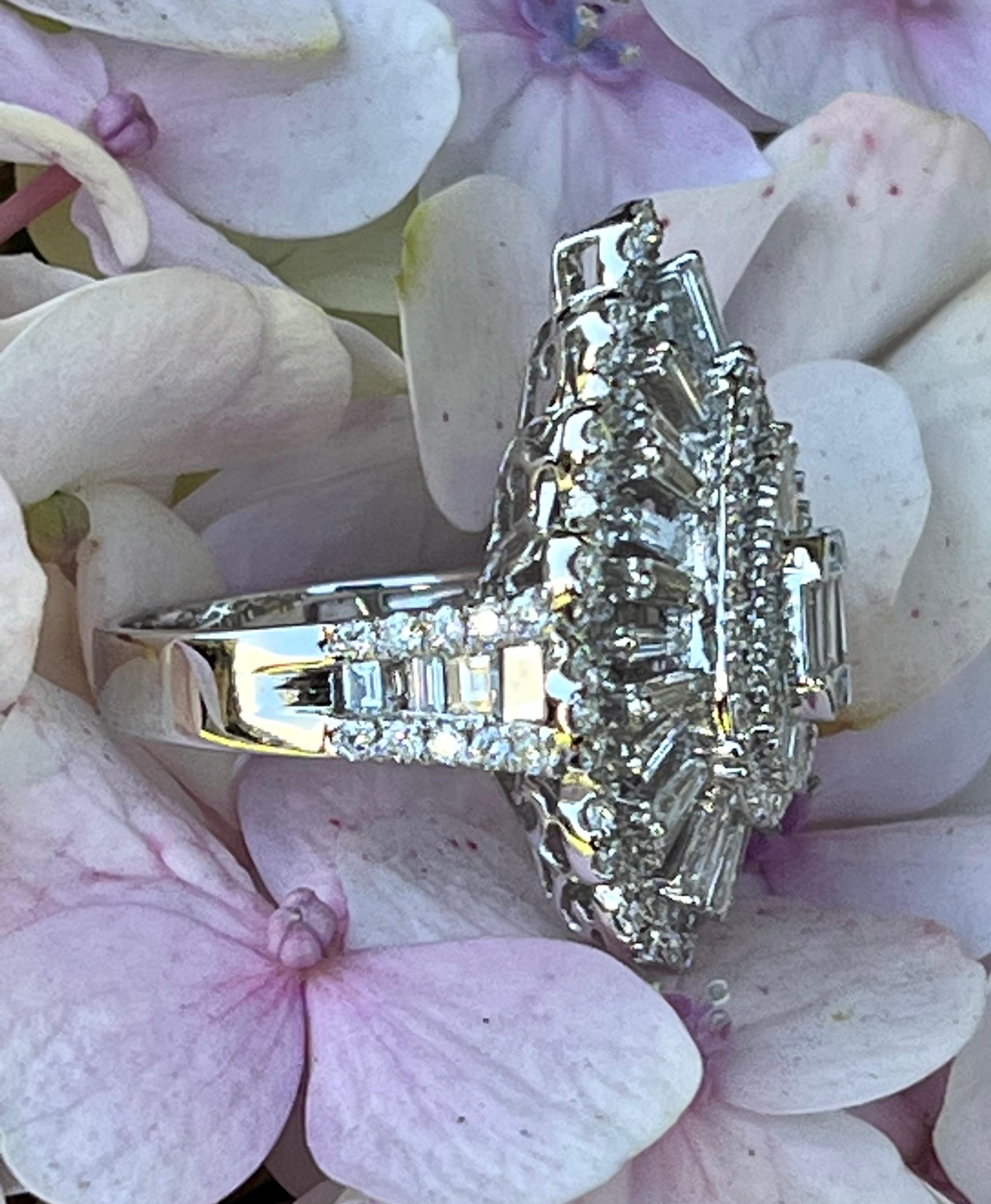 Exquisite 6.25 Carat Diamond Scalloping Pear Shaped 18K White Gold Cocktail Ring In Excellent Condition In Tustin, CA