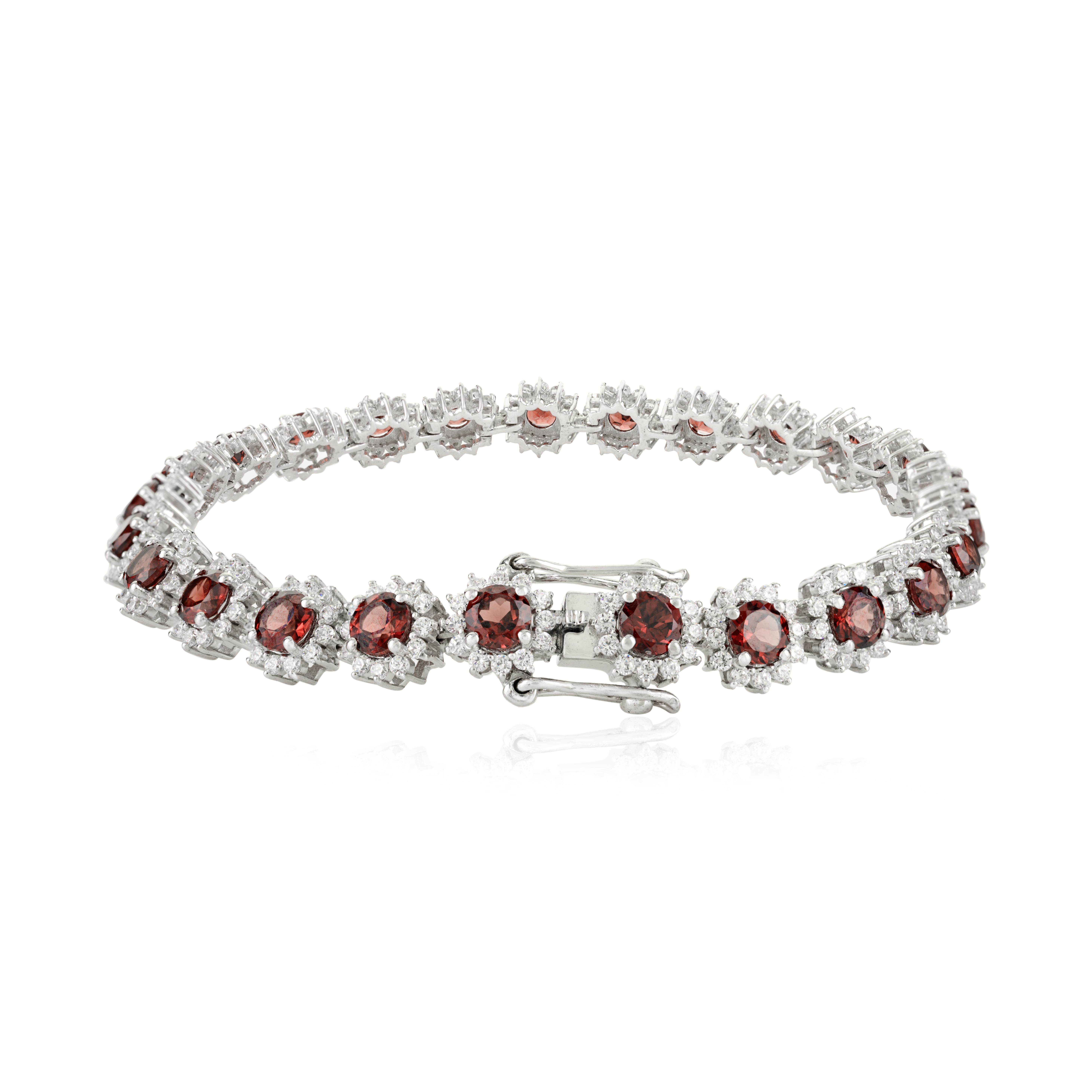 Exquisite 7.32 CTW Deep Red Garnet Tennis Bracelet with Halo CZ in 925 Silver Neuf - En vente à New York, NY