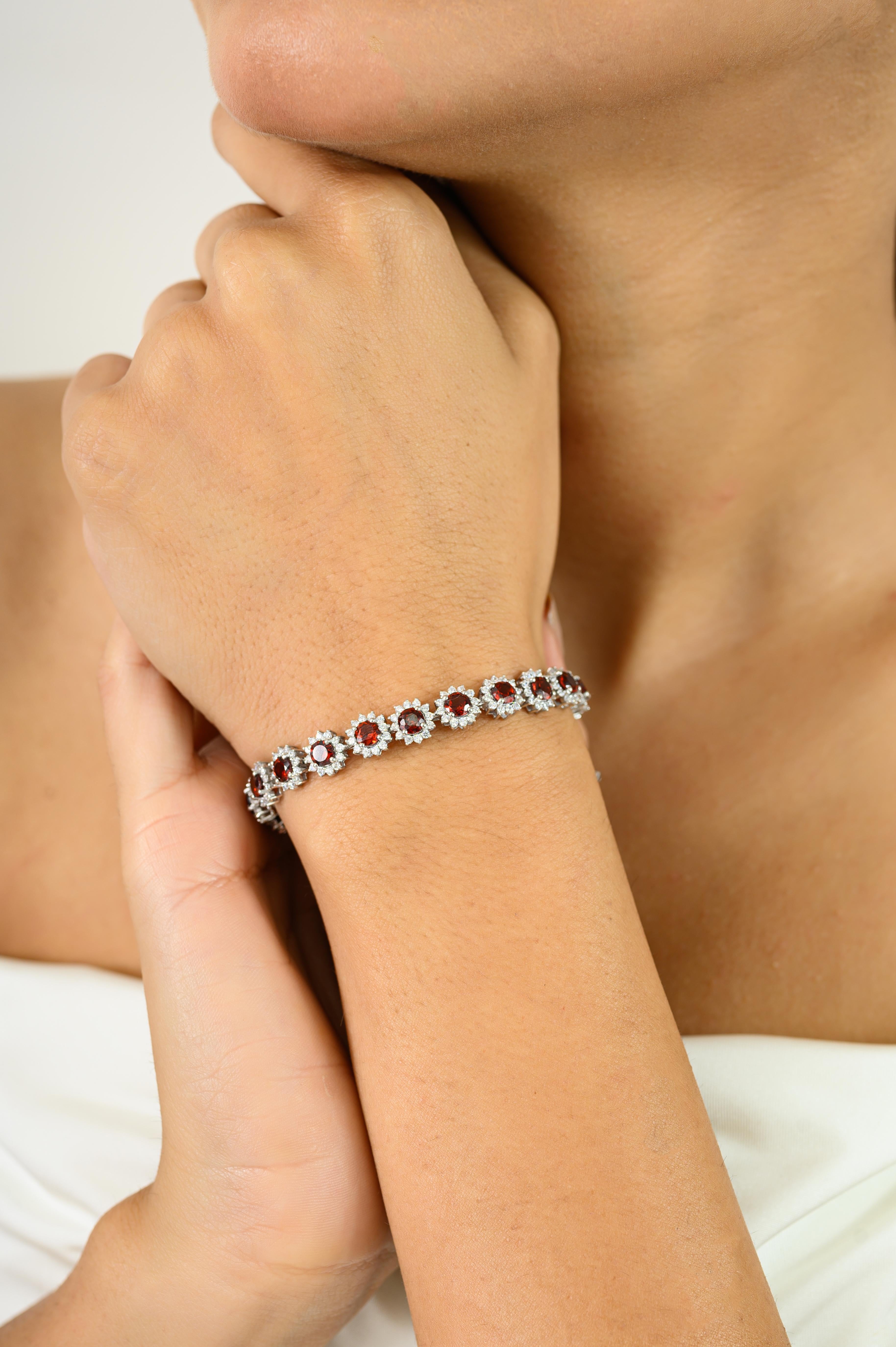 Exquisite 7.32 CTW Deep Red Garnet Tennis Bracelet with Halo CZ in 925 Silver en vente 2