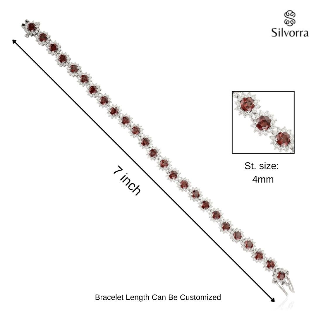 Squisito braccialetto da tennis con granato rosso intenso da 7,32 CTW con aureola in argento 925 in vendita 3