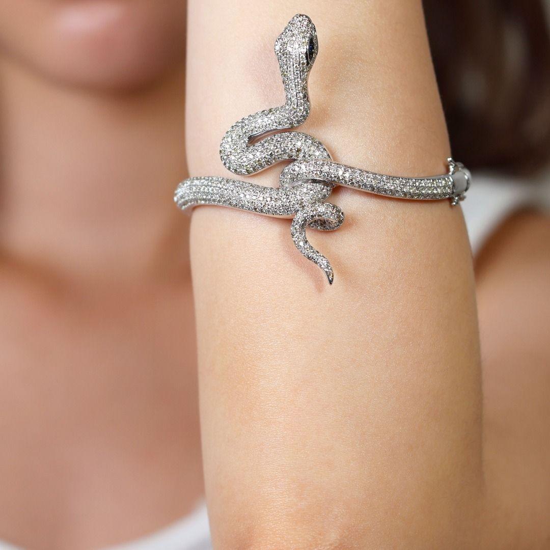Magnifique ensemble de saphirs de 7,36 carats et diamants dans un bracelet serpent en or blanc 18 carats  en vente 3