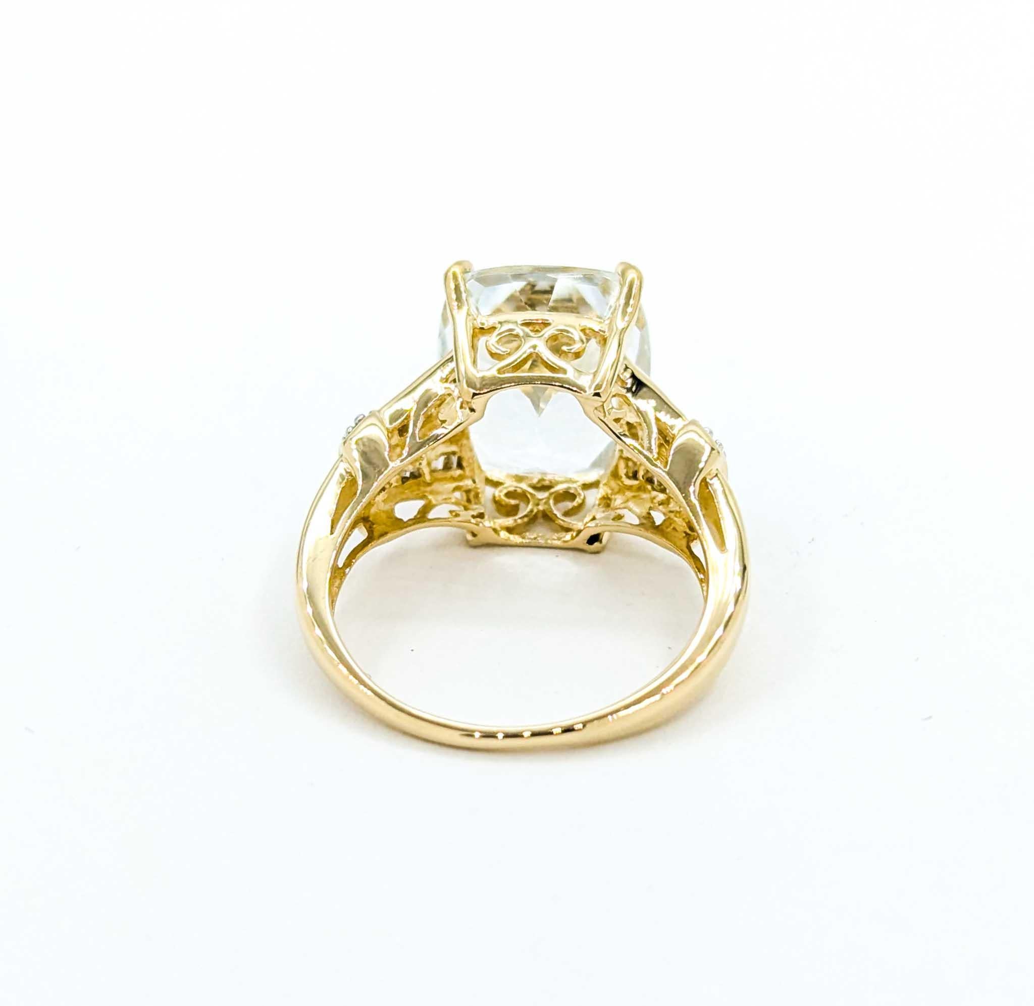 Exquisite 7ct Green Prasiolite & Diamond Ribbon Filigree Ring in 14k Yellow Gold For Sale 1