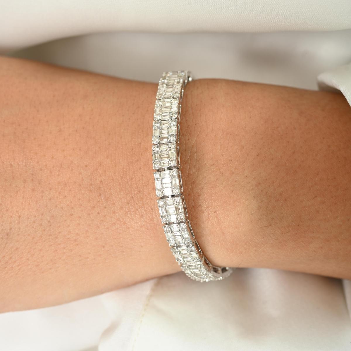 Exquisita Pulsera de Tenis con Diamantes de 8,21 Quilates en Oro Blanco de 14k Joyas de Boda en venta 1
