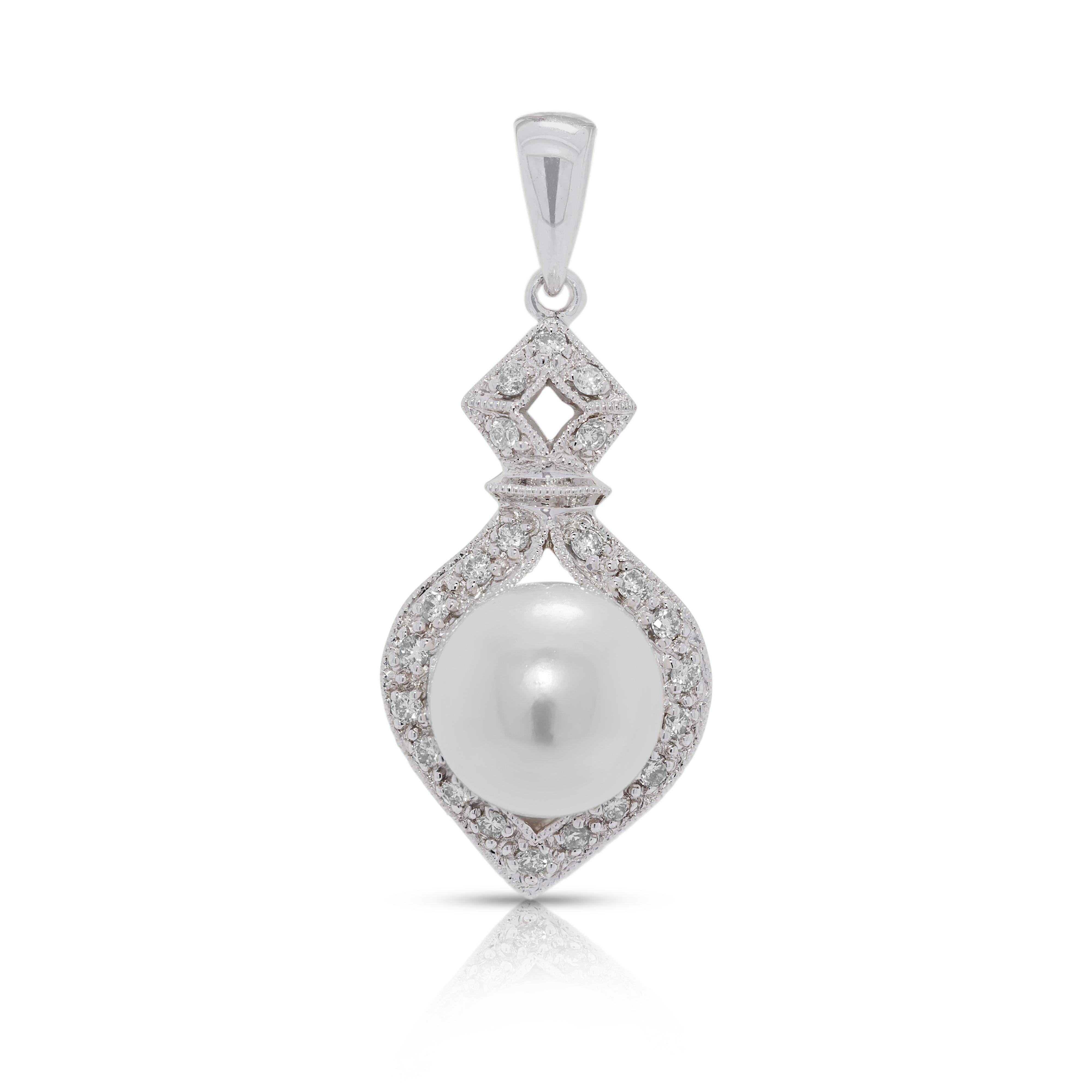 Pendentif exquis en or blanc 18 carats avec perle d'Akoya de 8 mm et diamant naturel de 0,17 carats en vente 2