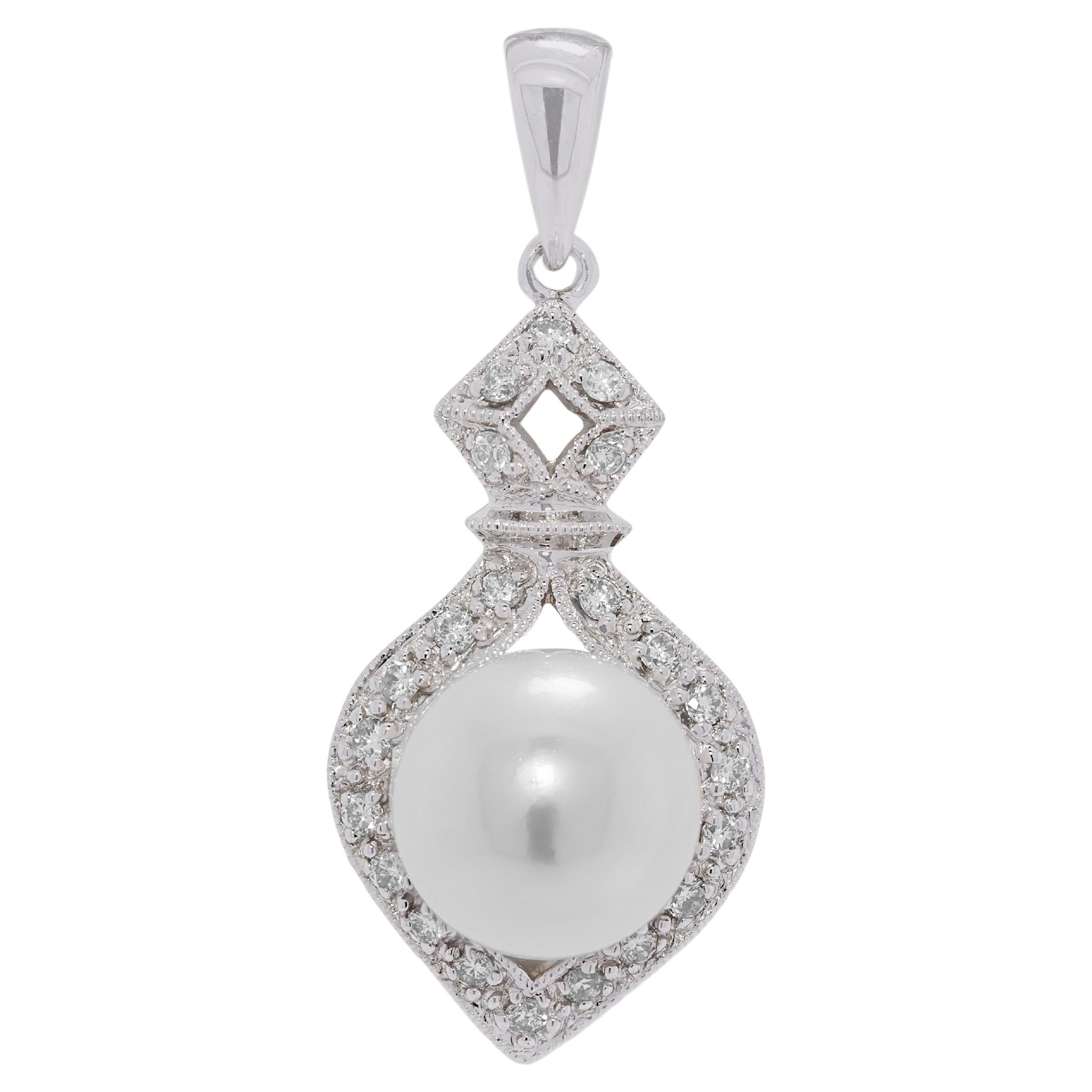 Pendentif exquis en or blanc 18 carats avec perle d'Akoya de 8 mm et diamant naturel de 0,17 carats
