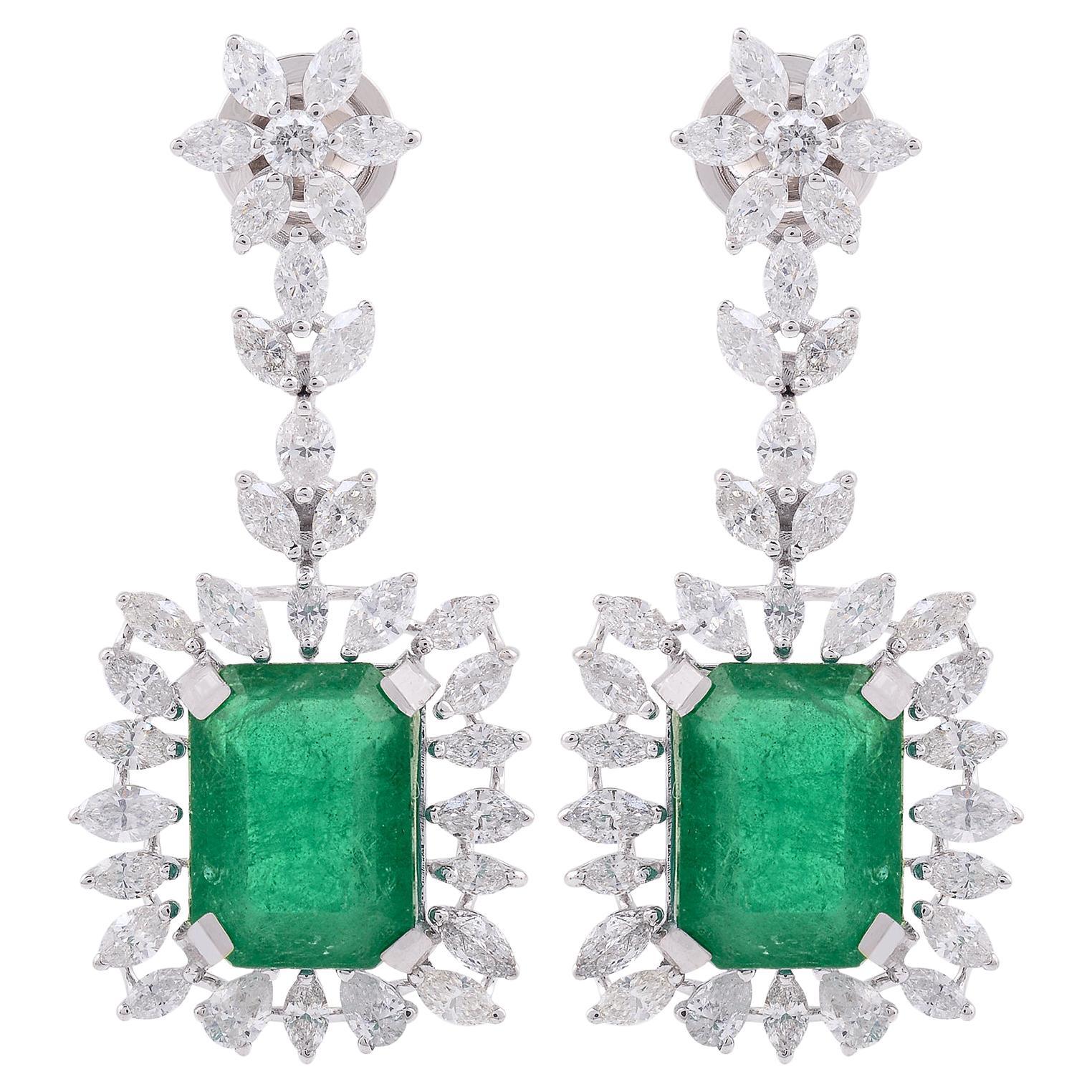 Boucles d'oreilles exquises en or blanc 18k avec émeraude zambienne de 9,26 ct et diamant de 3,60 ct