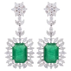 Boucles d'oreilles exquises en or blanc 18k avec émeraude zambienne de 9,26 ct et diamant de 3,60 ct