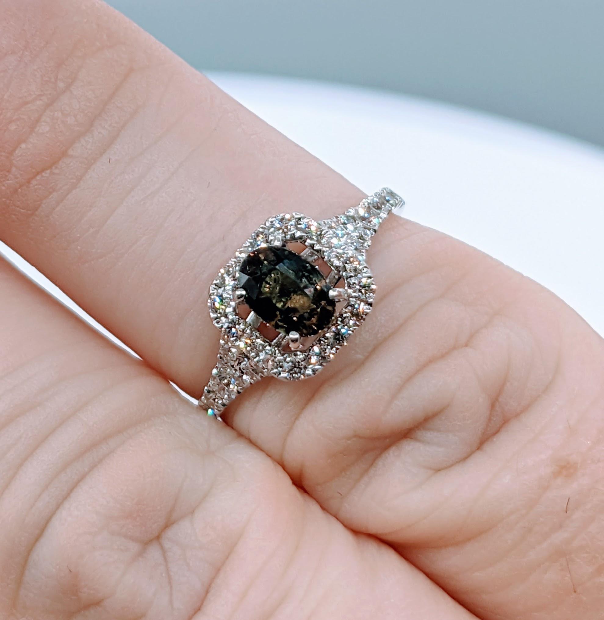 Exquisite Platinring mit .97 Karat natürlichem Alexandrit und Diamant (Zeitgenössisch)